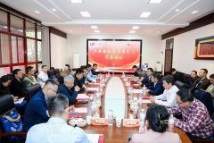 班会由党委张俊斌掌管